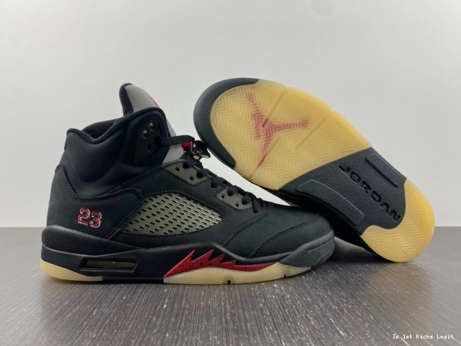 DR0092-001 5 Off Air Jordan Gore-Tex Noir 0626